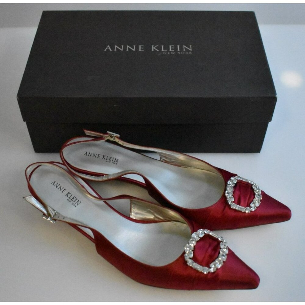 Anne Klein Red Satin Kathryn Short Heels Pointy Toe New Size 9